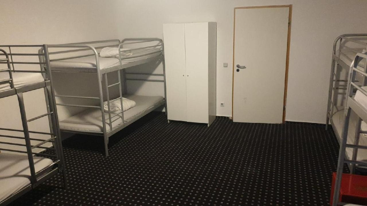 ברלין Isas Hostel מראה חיצוני תמונה